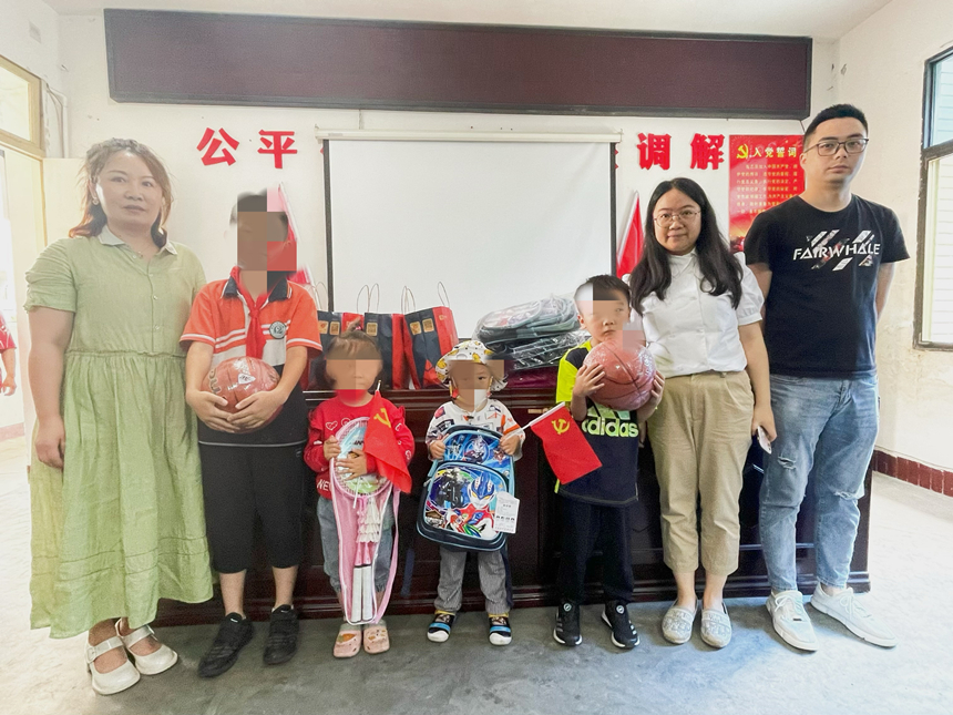 嘉來資產黨支部開展關愛慰問困難家庭兒童活動