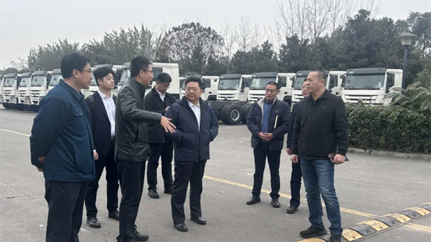 中國重汽集團(tuán)總經(jīng)理劉偉調(diào)研重汽綿專